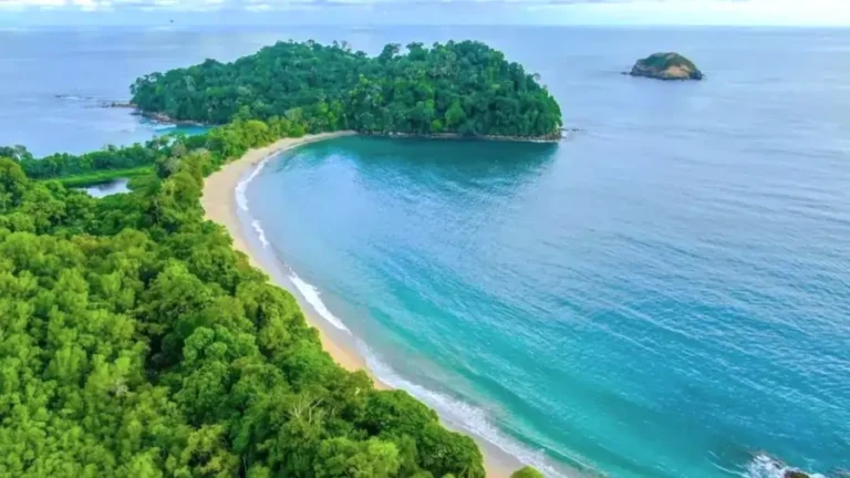 Playa Espadilla Sur aerea